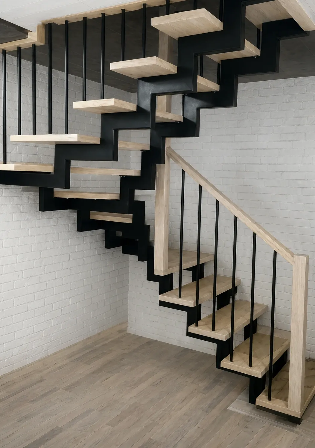 Treppe aus Metall und Holz – Aufnahme 1